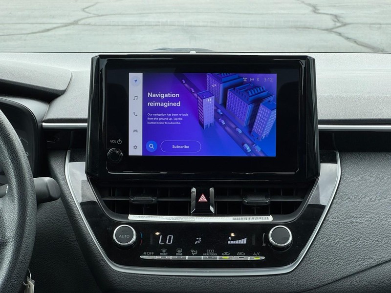 Toyota Corolla Vehicle Full-screen Gallery Image 15