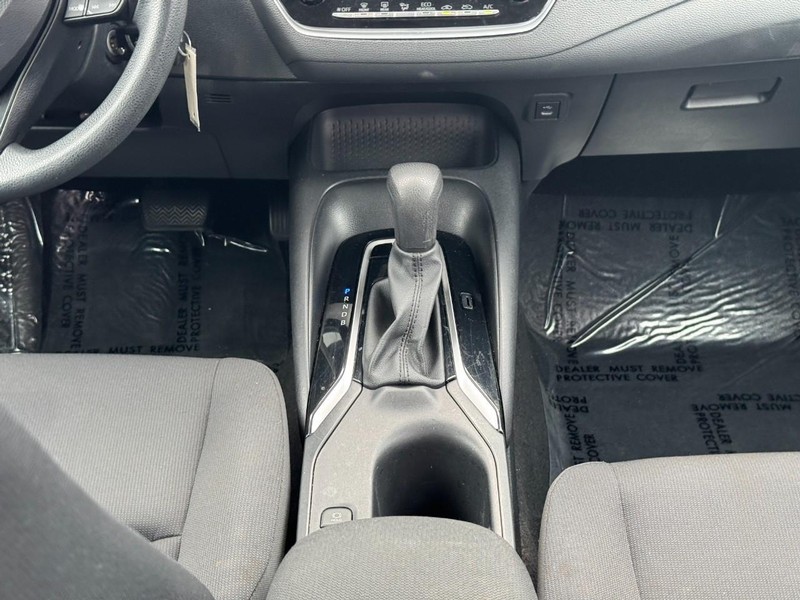 Toyota Corolla Vehicle Full-screen Gallery Image 16