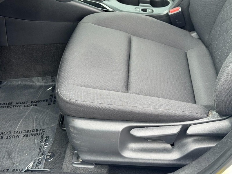 Toyota Corolla Vehicle Full-screen Gallery Image 18