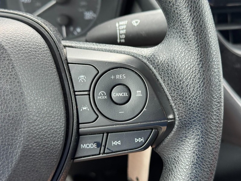Toyota Corolla Vehicle Full-screen Gallery Image 21
