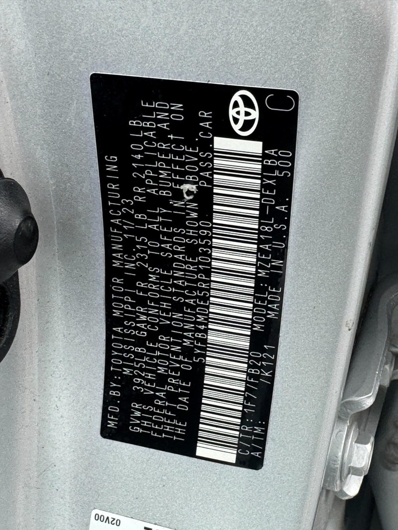 Toyota Corolla Vehicle Full-screen Gallery Image 25