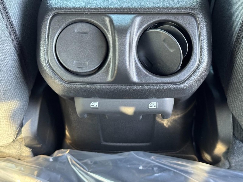 2026 Jeep Gladiator Sahara - Photo 6