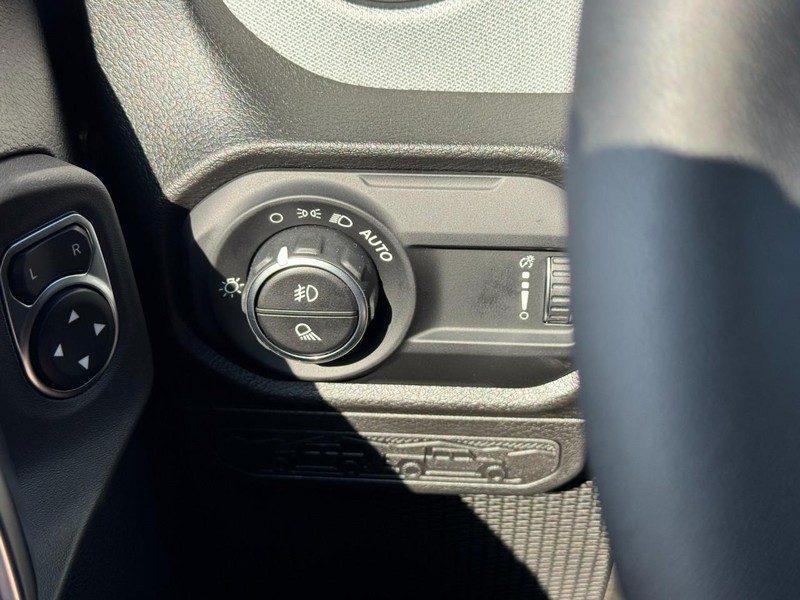 2026 Jeep Gladiator Sahara - Photo 13