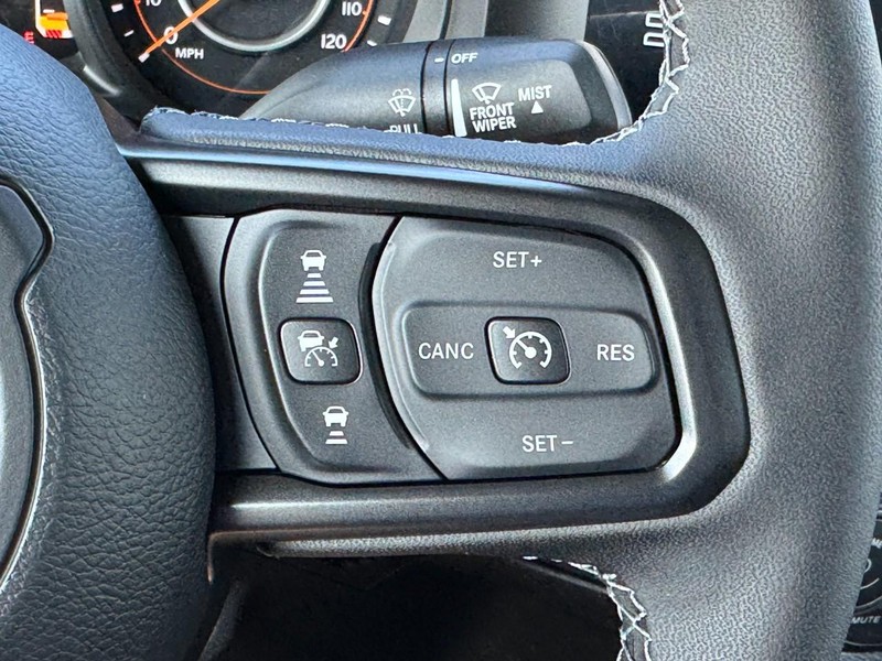 2026 Jeep Gladiator Sahara - Photo 15