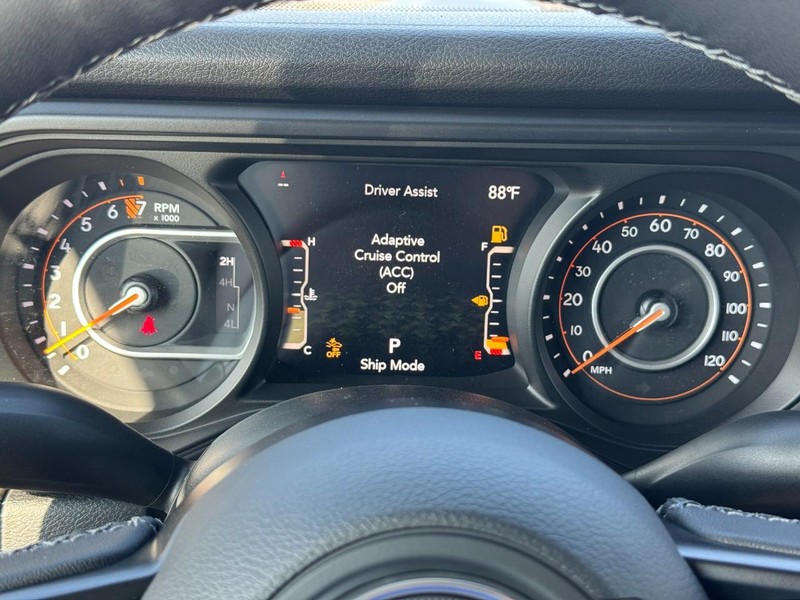2026 Jeep Gladiator Sahara - Photo 16