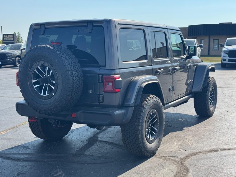 Jeep Wrangler Vehicle Full-screen Gallery Image 4