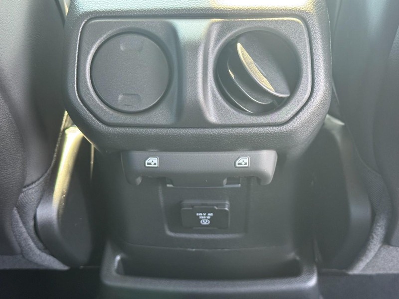 Jeep Wrangler Vehicle Full-screen Gallery Image 6