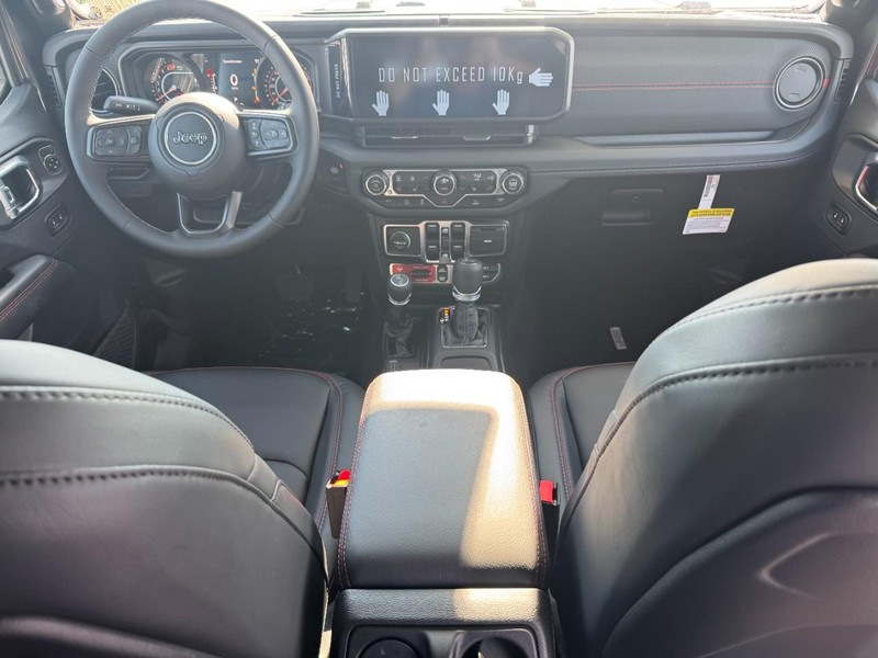 Jeep Wrangler Vehicle Full-screen Gallery Image 7