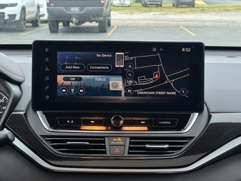 Nissan Altima Vehicle Full-screen Gallery Image 15