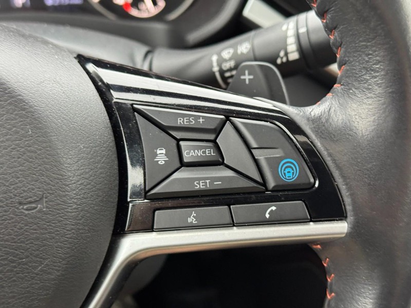 Nissan Altima Vehicle Full-screen Gallery Image 21