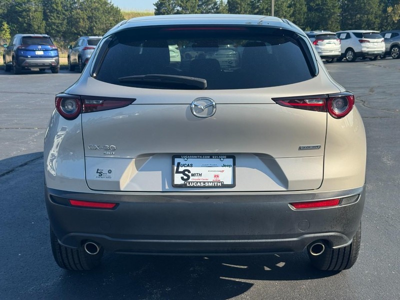 Mazda CX-30 Vehicle Full-screen Gallery Image 4