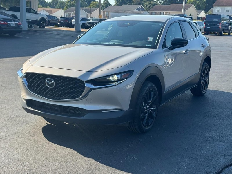 Mazda CX-30 Vehicle Full-screen Gallery Image 9
