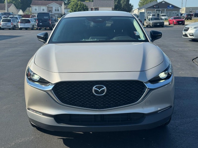 Mazda CX-30 Vehicle Full-screen Gallery Image 10