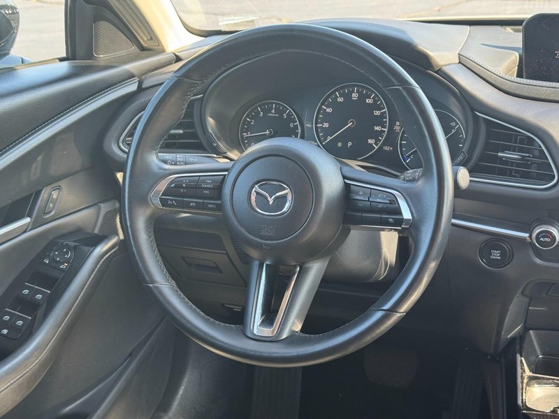 Mazda CX-30 Vehicle Full-screen Gallery Image 13