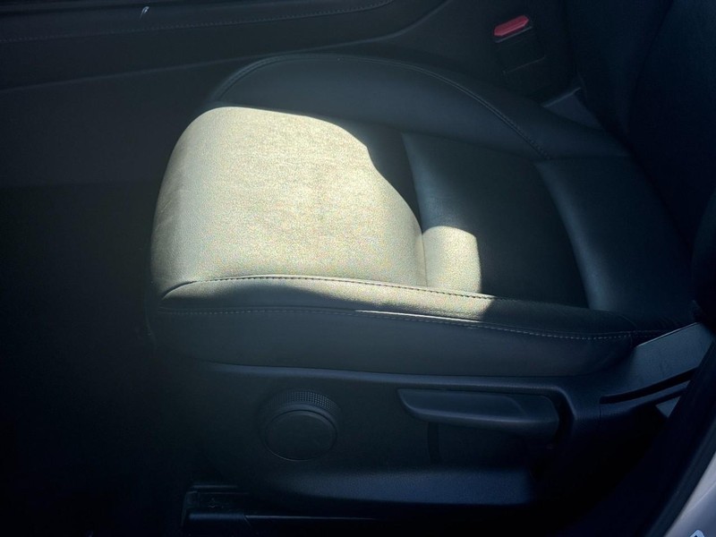 Mazda CX-30 Vehicle Full-screen Gallery Image 17