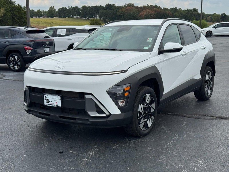 Hyundai Kona Vehicle Full-screen Gallery Image 8