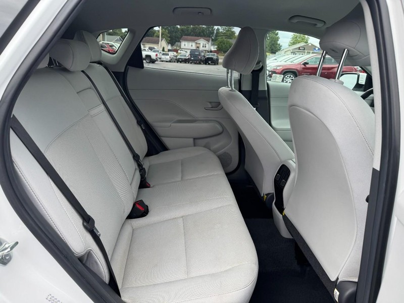 Hyundai Kona Vehicle Full-screen Gallery Image 10