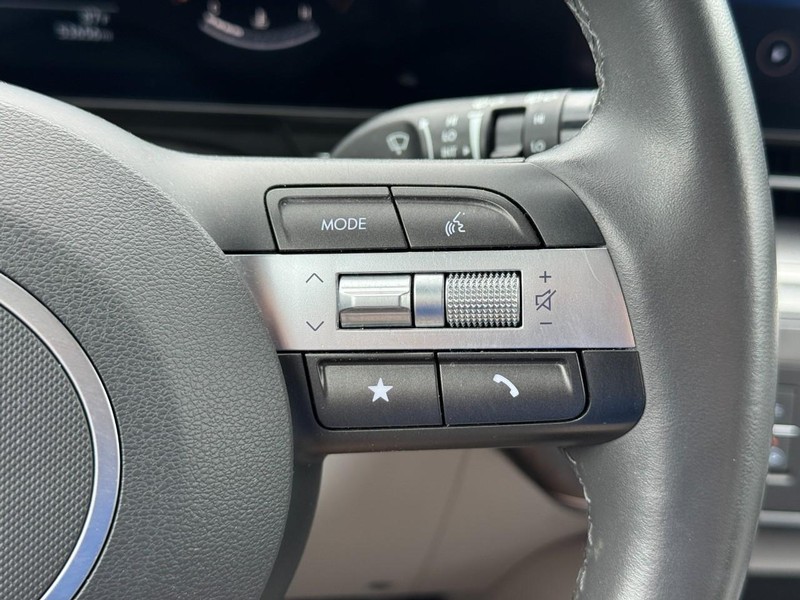 Hyundai Kona Vehicle Full-screen Gallery Image 20