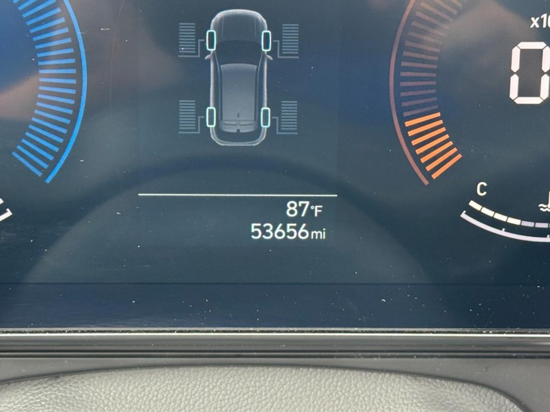 Hyundai Kona Vehicle Full-screen Gallery Image 22