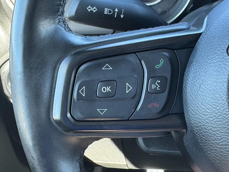 Jeep Wrangler Vehicle Full-screen Gallery Image 19