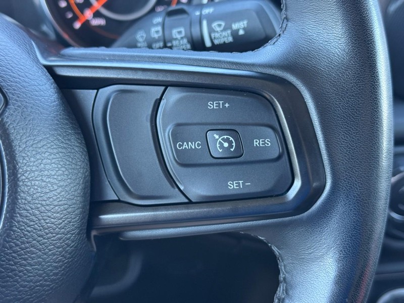 Jeep Wrangler Vehicle Full-screen Gallery Image 20