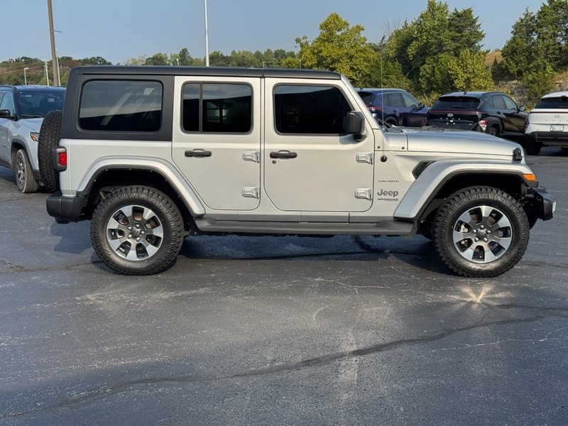 Jeep Wrangler Vehicle Full-screen Gallery Image 2