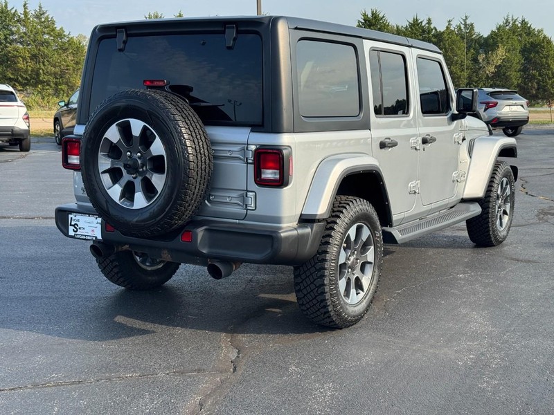 Jeep Wrangler Vehicle Full-screen Gallery Image 3
