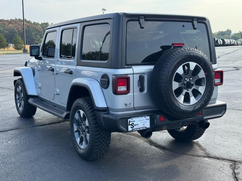 Jeep Wrangler Vehicle Full-screen Gallery Image 6