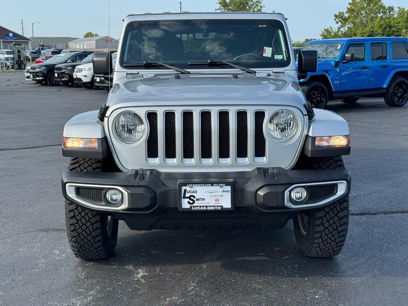 Jeep Wrangler Vehicle Full-screen Gallery Image 9