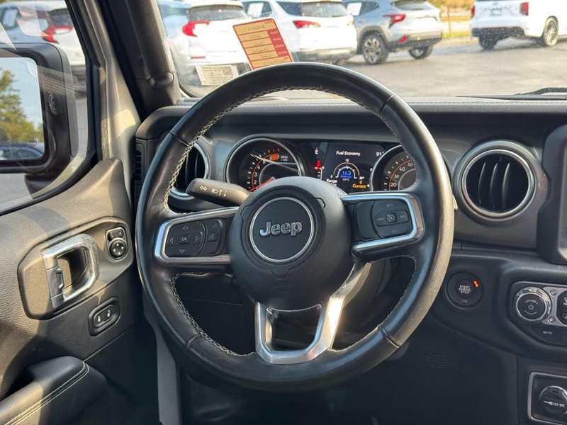 Jeep Wrangler Vehicle Full-screen Gallery Image 13