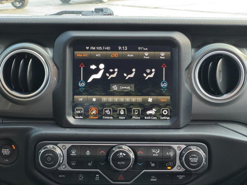 Jeep Wrangler Vehicle Full-screen Gallery Image 14