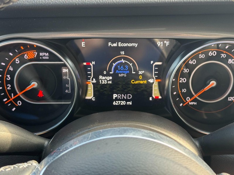 Jeep Wrangler Vehicle Full-screen Gallery Image 21