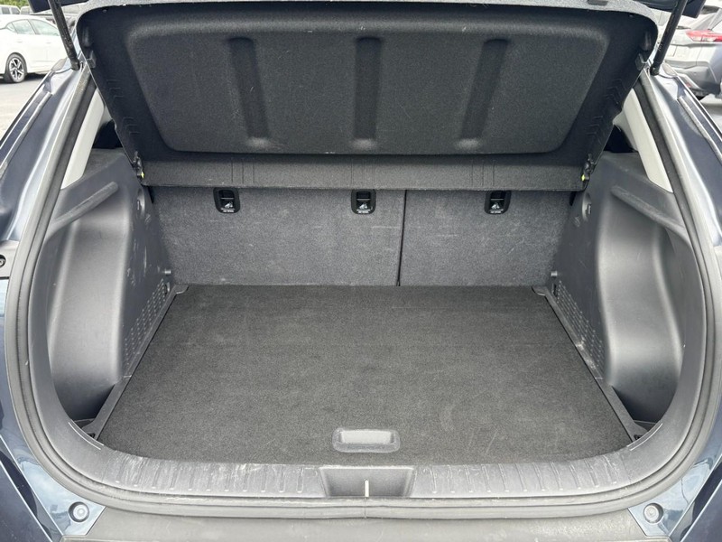 Hyundai Kona Vehicle Full-screen Gallery Image 5