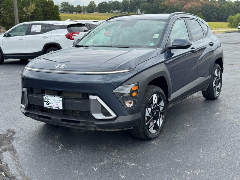 Hyundai Kona Vehicle Full-screen Gallery Image 8