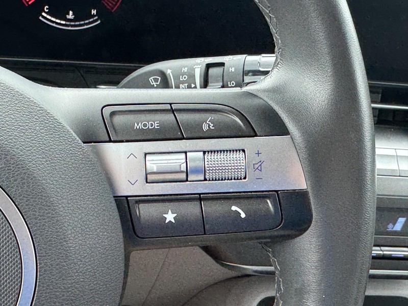 Hyundai Kona Vehicle Full-screen Gallery Image 20