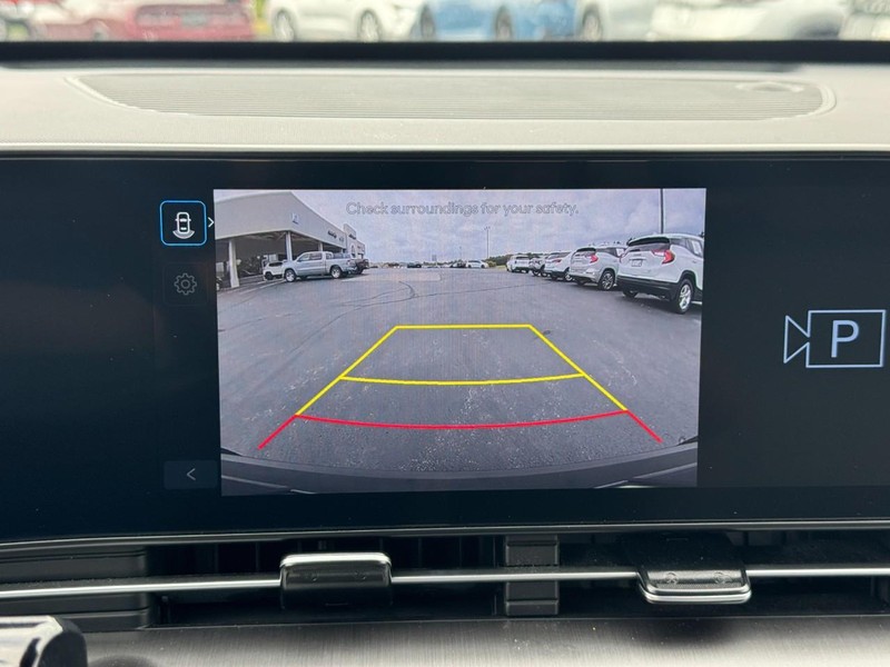 Hyundai Kona Vehicle Full-screen Gallery Image 23