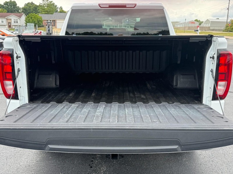 GMC Sierra 1500 Vehicle Full-screen Gallery Image 6