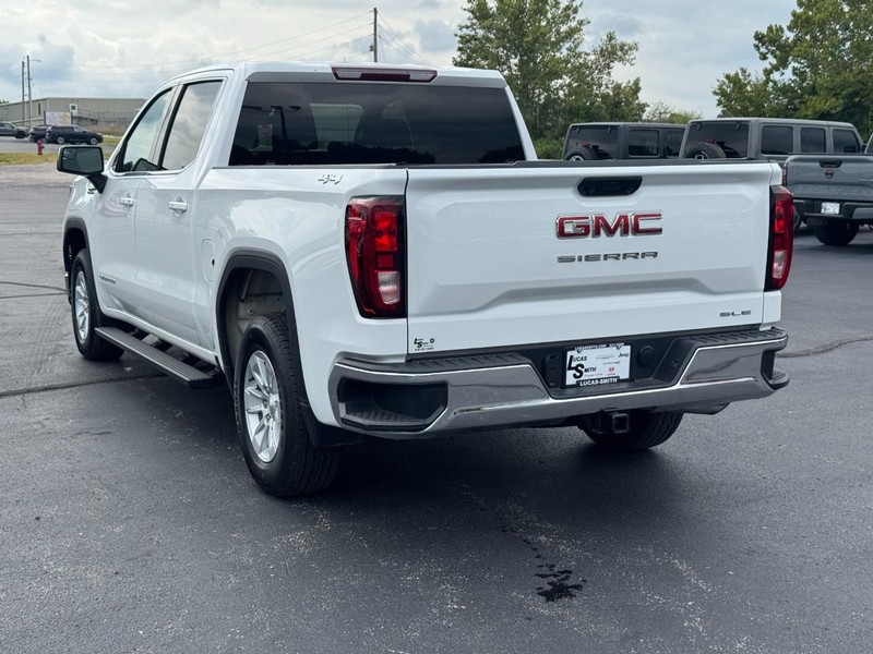 GMC Sierra 1500 Vehicle Full-screen Gallery Image 7