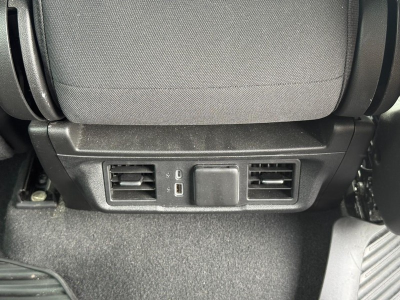 GMC Sierra 1500 Vehicle Full-screen Gallery Image 12