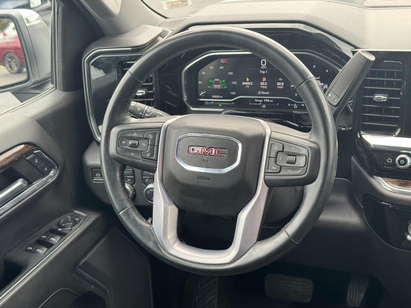 GMC Sierra 1500 Vehicle Full-screen Gallery Image 14