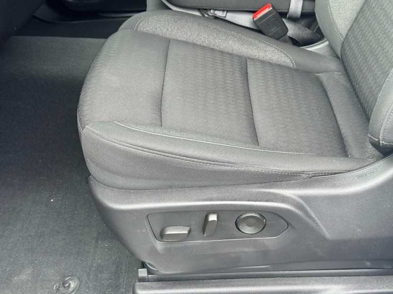 GMC Sierra 1500 Vehicle Full-screen Gallery Image 18