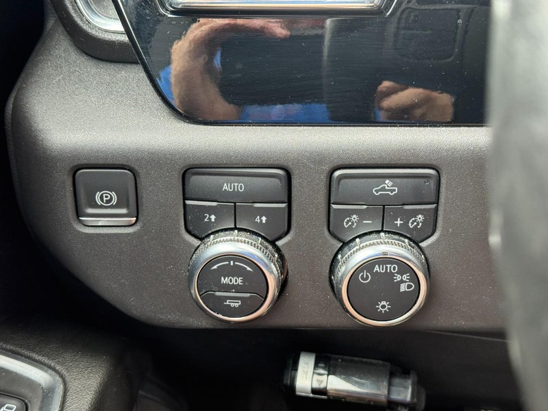 GMC Sierra 1500 Vehicle Full-screen Gallery Image 19