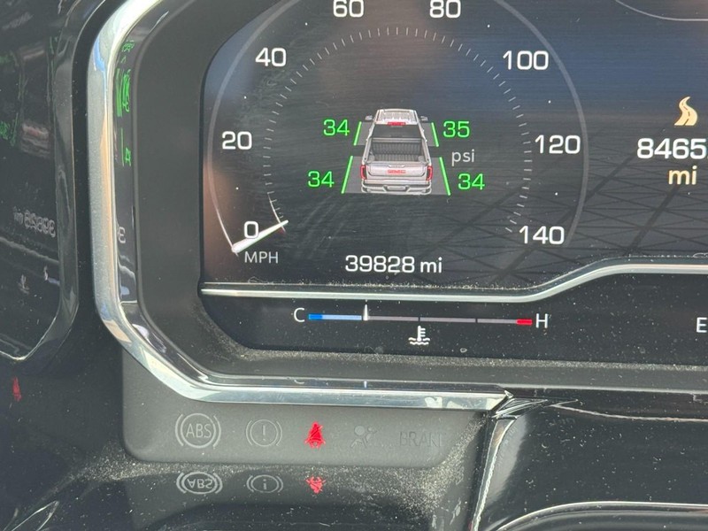 GMC Sierra 1500 Vehicle Full-screen Gallery Image 23