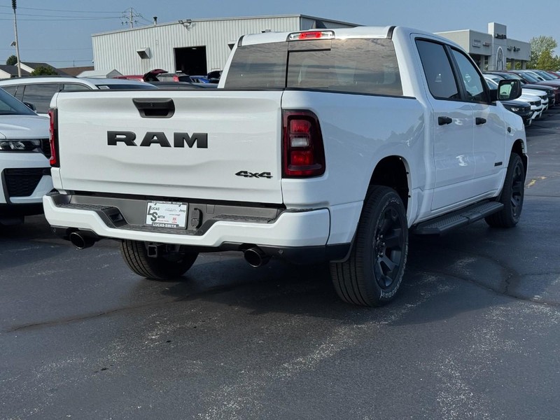 Ram 1500 Vehicle Full-screen Gallery Image 4