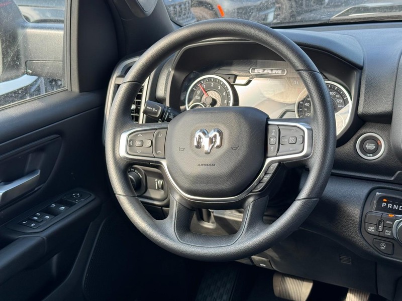 Ram 1500 Vehicle Full-screen Gallery Image 7