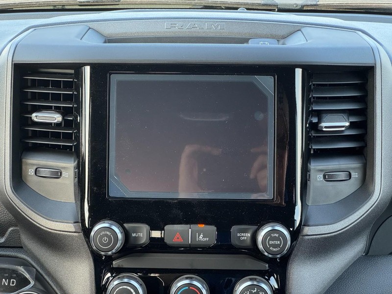Ram 1500 Vehicle Full-screen Gallery Image 8