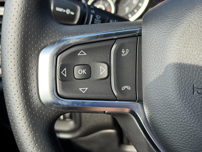 Ram 1500 Vehicle Full-screen Gallery Image 12