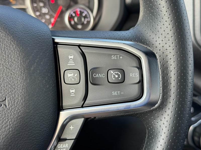 Ram 1500 Vehicle Full-screen Gallery Image 13