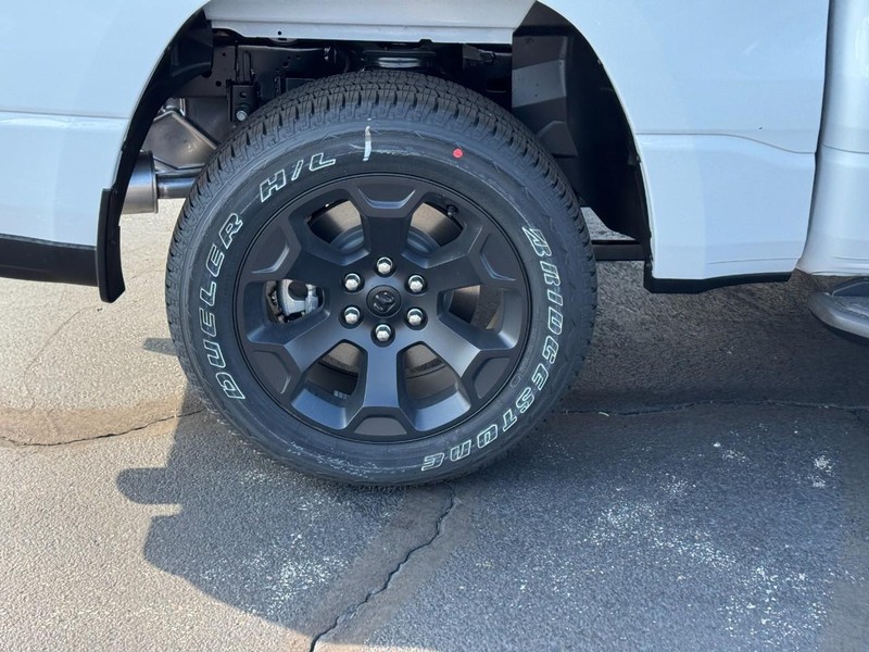 Ram 1500 Vehicle Full-screen Gallery Image 3