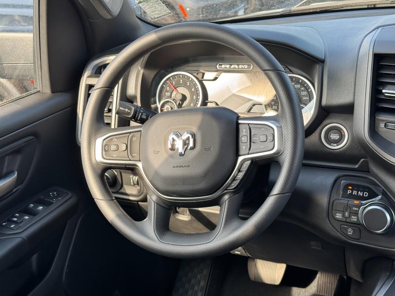 Ram 1500 Vehicle Full-screen Gallery Image 7